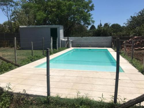 Úszómedence, Casa rural familiar con pileta elrejunte in Capitan Sarmiento