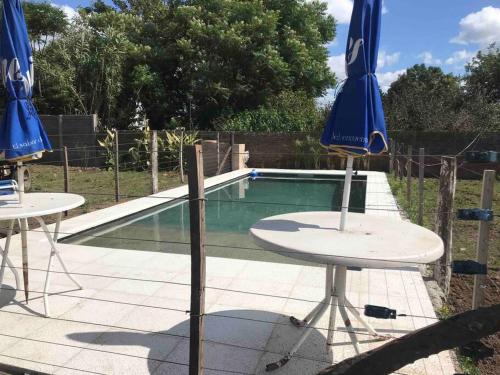 Úszómedence, Casa rural familiar con pileta elrejunte in Capitan Sarmiento