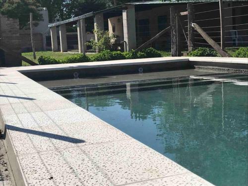 Úszómedence, Casa rural familiar con pileta elrejunte in Capitan Sarmiento