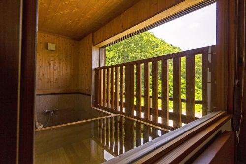 Twin Room with Private Bathroom image 10