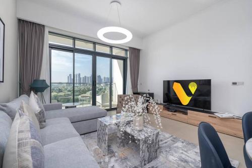 Vogue Golf Views Near Dubai Marina and Jumeirah beach - One Bedroom Apartment with balcony, Dubaj (zdjęcie 2)