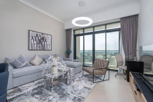 Vogue Golf Views Near Dubai Marina and Jumeirah beach - One Bedroom Apartment with balcony, Dubaj (zdjęcie 8)