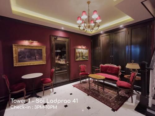 Double Bed Hotel – Bangkok, NY