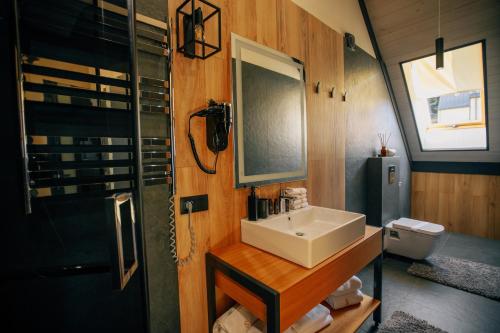 3 bedrooms, 5 beds