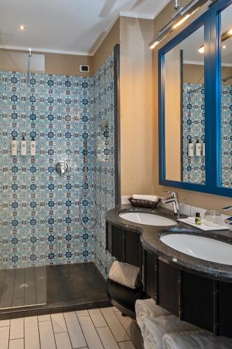 422415210 Therasia Resort Sea and SPA - The Leading Hotels of the World