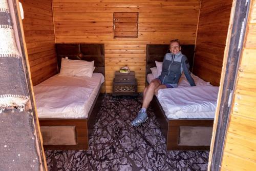 2 twin beds