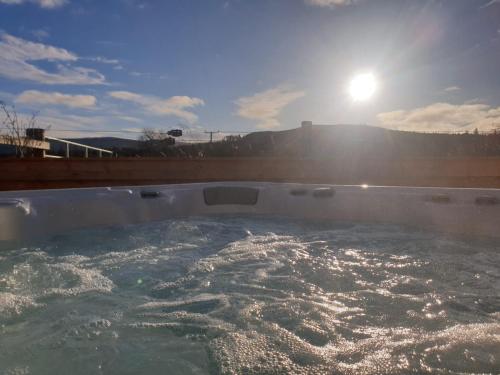 Alba - Charming boutique forest view cabin with hot tub in Ballater, Ballater (foto 3)