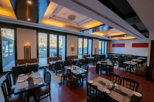 Mastiff Grand Manali Resort in Baror