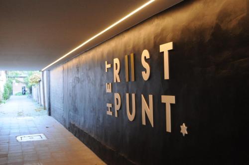 Het Rustpunt – Ghent, CA