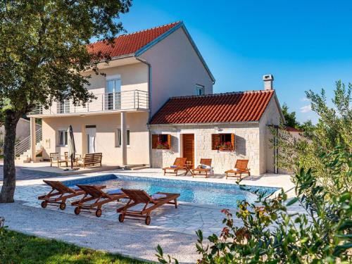 Lovely Holiday Home in Stankovci with Private Swimming Pool - Location saisonnière - Stankovci