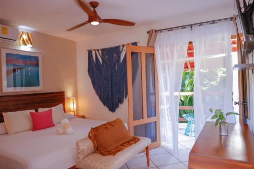 room detail thumbnail 1