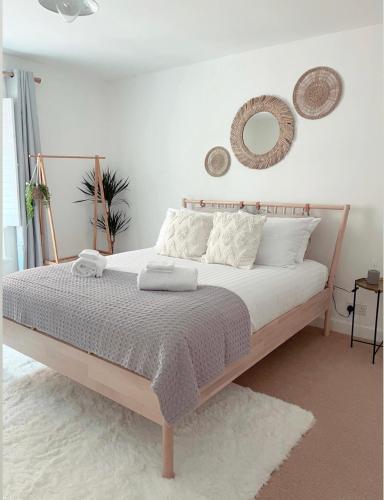 Seapink, Kingsand; luxury Cornish cottage with seaviews, bbq & paddleboards in 卡桑德