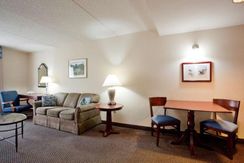 Foto - Holiday Inn Express & Suites Newport News, an IHG Hotel