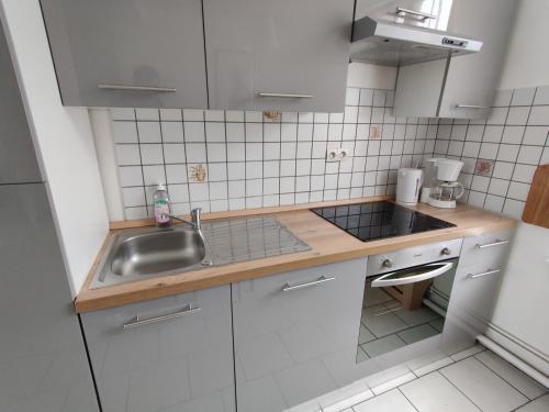 Konyha, Logement entier proche tribunaux in Douai