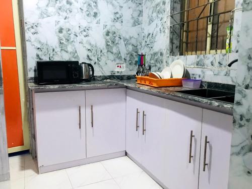 virtuve, Umbrella properties - Eleyele Ibadan in Ibadana
