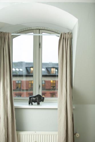 Unique 5 Bedroom Flat w Exposed Beams in Copenhagen Unique 5 Bedroom Flat w Exposed Beams in Copenhagen