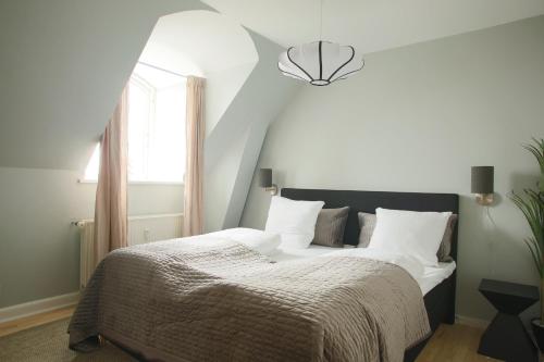 Unique 5 Bedroom Flat w Exposed Beams in Copenhagen Unique 5 Bedroom Flat w Exposed Beams in Copenhagen