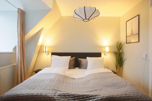 Unique 5 Bedroom Flat w Exposed Beams in Copenhagen Unique 5 Bedroom Flat w Exposed Beams in Copenhagen