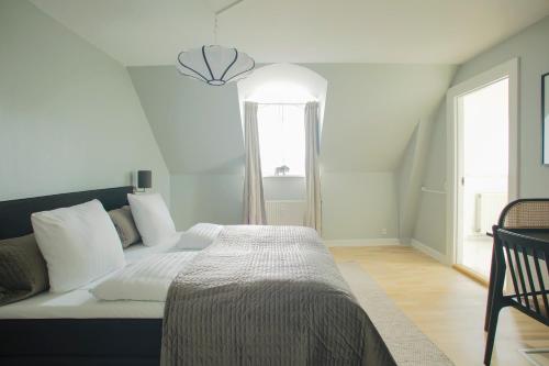 Unique 5 Bedroom Flat w Exposed Beams in Copenhagen Unique 5 Bedroom Flat w Exposed Beams in Copenhagen