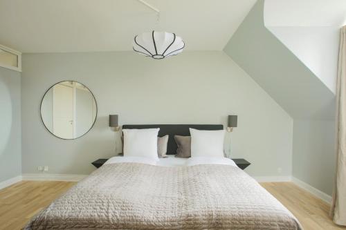 Unique 5 Bedroom Flat w Exposed Beams in Copenhagen Unique 5 Bedroom Flat w Exposed Beams in Copenhagen