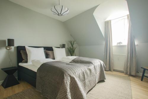 Unique 5 Bedroom Flat w Exposed Beams in Copenhagen Unique 5 Bedroom Flat w Exposed Beams in Copenhagen