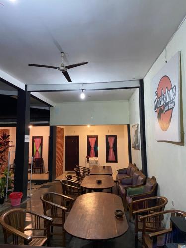 Sackstone Guest House in Watukarung