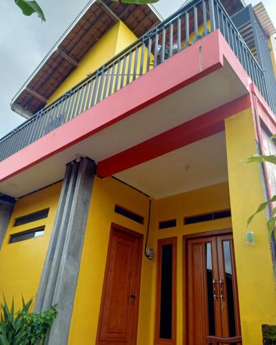 Pendopo Kayuwanan Homestay Syariah