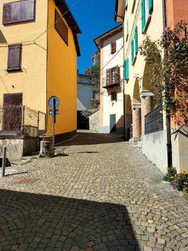 La Chicca piccola casina in affitto nel Borgo Antico di Gaggio Montano BO - Apartment - Gaggio Montano