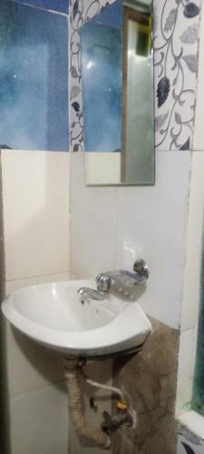 חדר אמבטיה, Laxmi Homestay in בקטפור