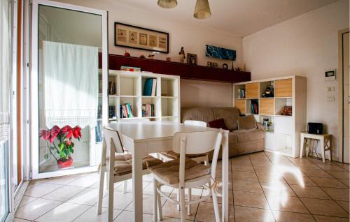  Beautiful apartment in Rimini with WiFi and 2 Bedrooms in Rimini