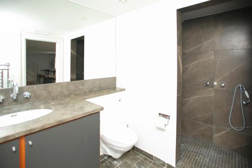 Modern 3BR Duplex Apartment in Nyhavn w Private Balcony, Kopenhaga (zdjęcie 8)