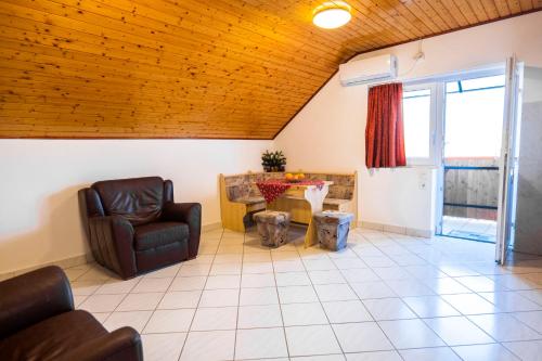  Kis Teniszház in Ordacsehi