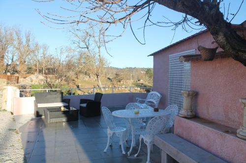 ระเบียง/ชานเรือน, Refugio no Campo - AL 1683 in ซาบูกัล