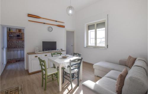  Amazing Apartment In Caminia With Wifi in Copanello