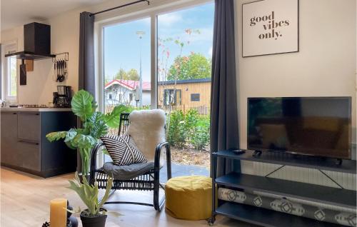  Cozy Home In Heinkenszand With Wifi in heinkenszand