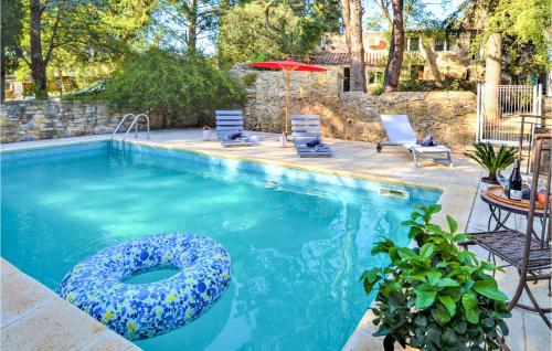 Lovely Home In Mornas With Outdoor Swimming Pool - Location saisonnière - Mornas