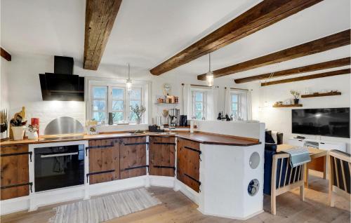 Kitchen, Nice Home In Erslev With Wifi in Snedsted