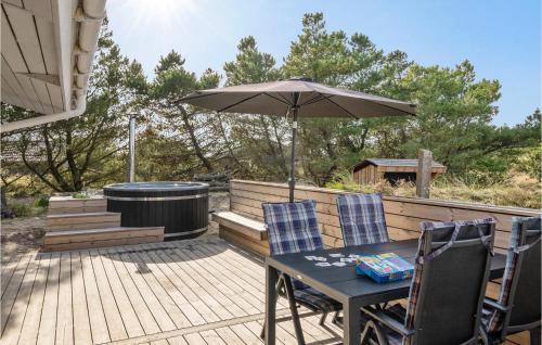 Hotellet från utsidan, Amazing Home In Blvand With 5 Bedrooms, Sauna And Wifi in Vejers Strand