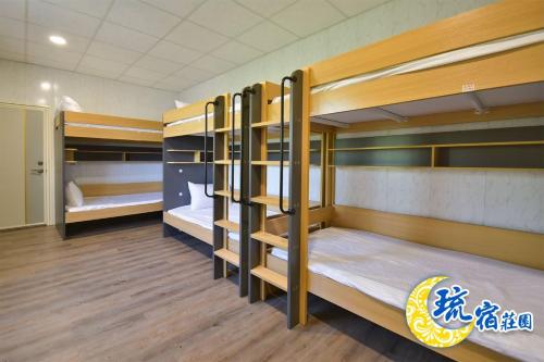 1 bunk bed