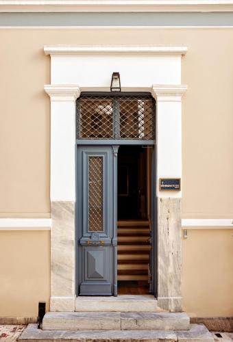 Bohemian Suites Athens - image 9