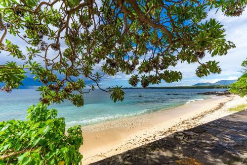 Beachfront Tamarin Villa