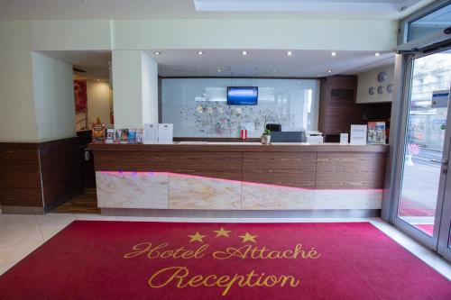 Hotel Attache