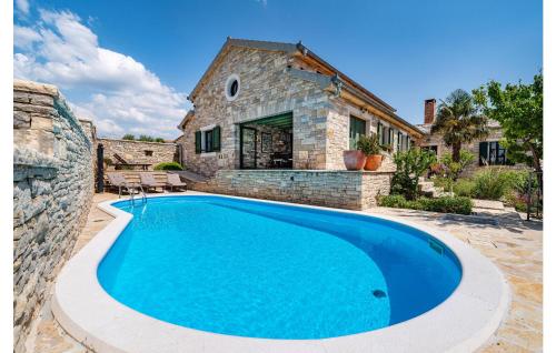 Stunning Home In Lisicic With 3 Bedrooms, Wifi And Outdoor Swimming Pool - Location saisonnière - Lisičići