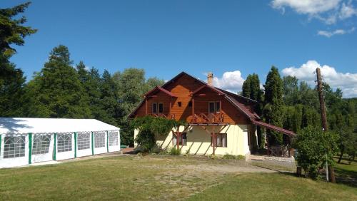 Viesnīcas āriene, Vila Roseta in Carbunari