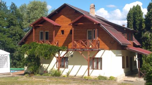 Viesnīcas āriene, Vila Roseta in Carbunari