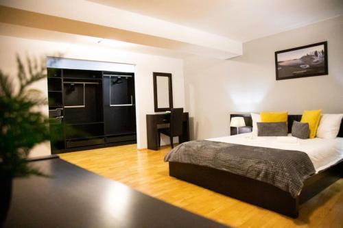 Penthouse 145mp - Living spatios - 2 Dormitoare cu bai private - Bucatarie complet utilata · Buftea