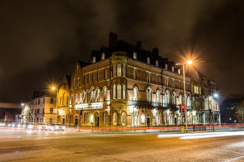 The Duke Of Edinburgh Hotel & Bar