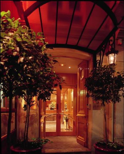 Entrance, Hotel Royal Saint Michel near Brasserie Lipp Restaurant