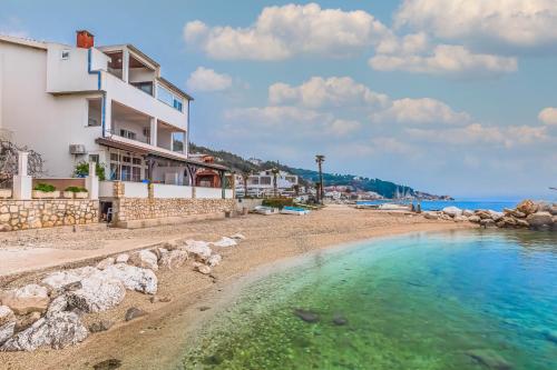 Viesnīcas āriene, Beachfront apartment in Dugi Rat