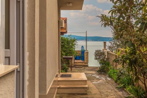 Beachfront apartment in Dugi Rat